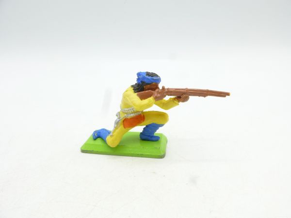Britains Deetail Apache kneeling with rifle, yellow/blue - variation