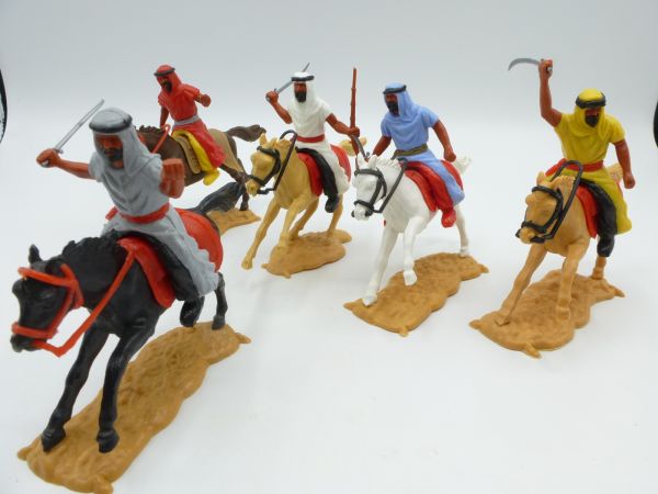 Timpo Toys Beautiful set of Arabs on horseback (5 figures)