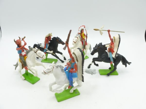 Britains Deetail Indians riding (5 figures) - nice group
