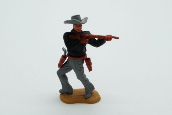 Timpo Toys Cowboy standing 2nd version with short rifle