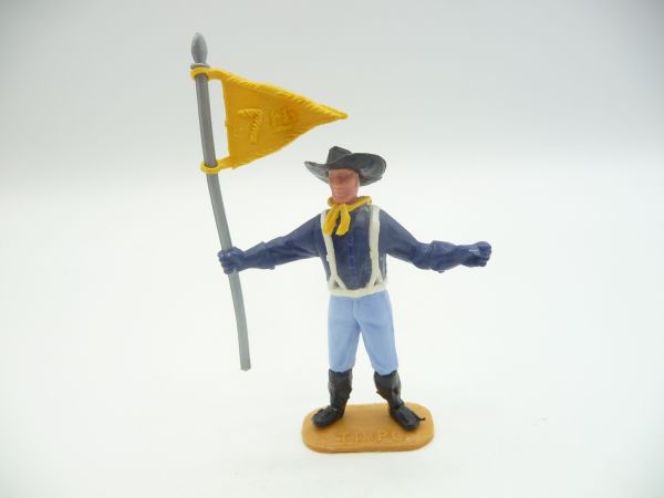 Timpo Toys Union Army soldier 1st version standing with 7. Cavalry flag (yellow)