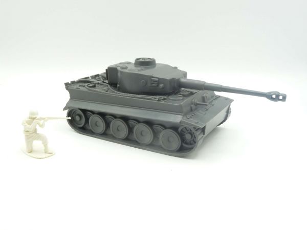 Classic Toy Soldier 1:32 Tank, grey, suitable for Airfix, Matchbox, etc. - Figure only for size comparison