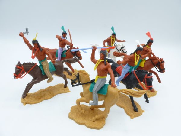 Timpo Toys Beautiful set of Indians 2nd version riding (6 figures)