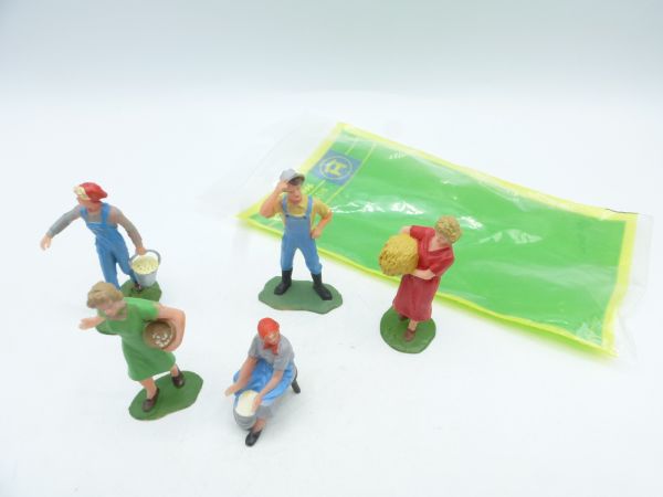 Elastolin soft plastic Soft -plastic farm staff (5 figures) in original bag