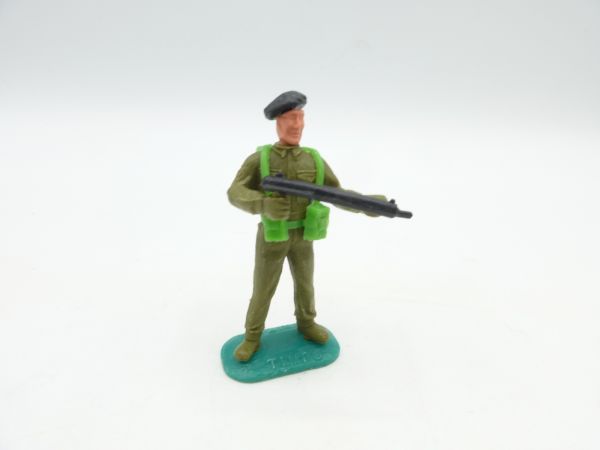 Timpo Toys Englishman with MP, black beret, loose backpack