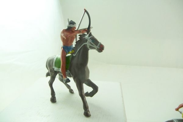 Heimo Indian riding, bow shooting - hard plastic, early version