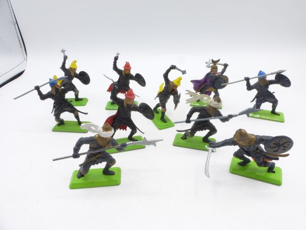 Britains Deetail Group of Saracens on foot (11 figures)