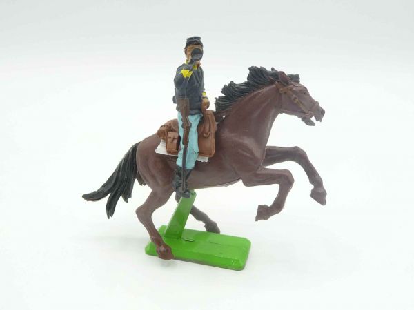 Britains Deetail Union Army soldier riding with trumpet