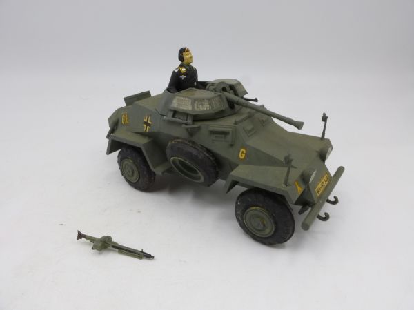 Light armoured scout car, 1:32 - assembled, scope of delivery see photos