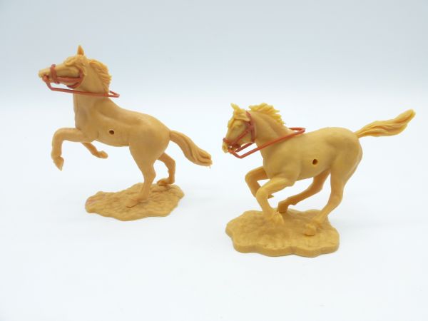 Timpo Toys 2 horses (1x short-galloping, 1x rearing), beige