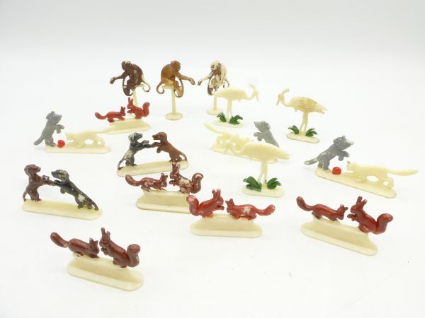 Margarine figures 16-piece animal set, many different motifs - painted