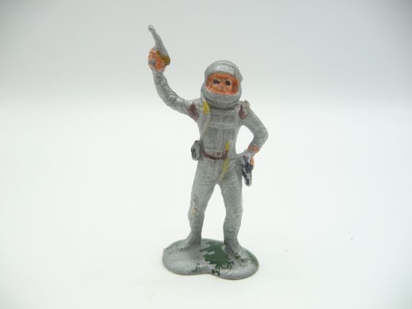 Astronaut silver, firing into the air (made in HK), height 6 cm