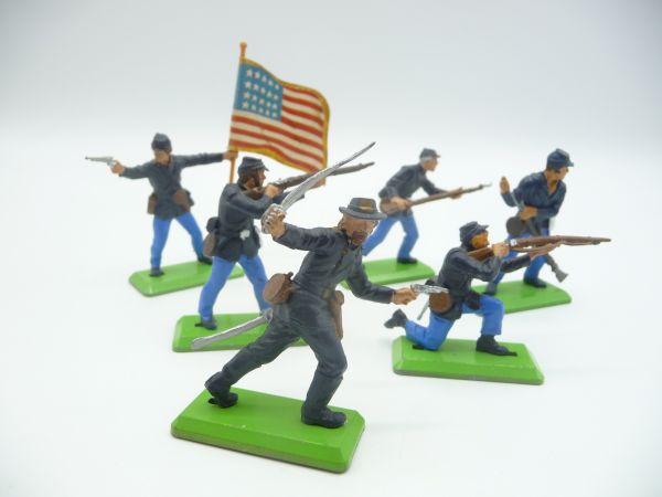 Britains Deetail Set of Union Army Soldiers on foot 1st version (6 figures)