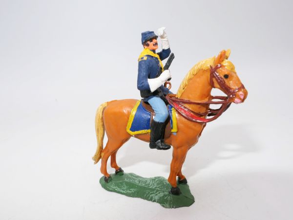 Civil War: Northerner on horseback with pistol, saluting (4 cm)