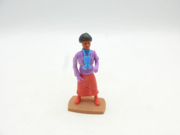 Plasty Indian woman standing (pink skirt, lilac blouse)