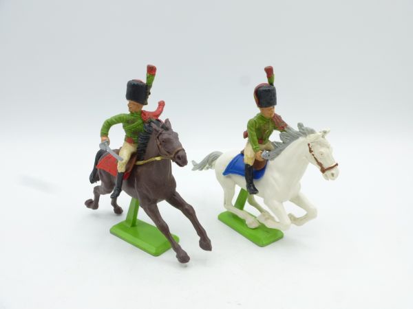 Britains Deetail 2 Waterloo soldiers, riding - great green/red uniform