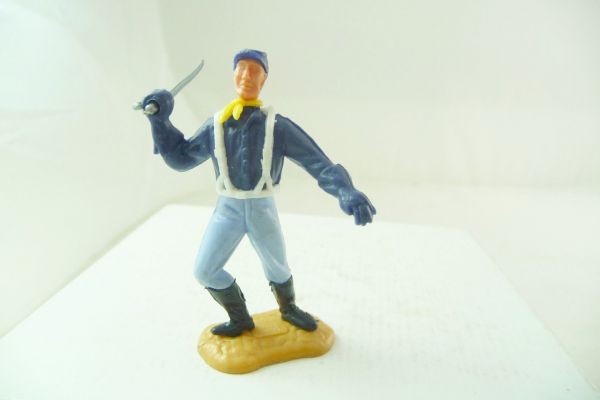 Timpo Toys Union Army soldier 2nd version standing, striking with sabre from above