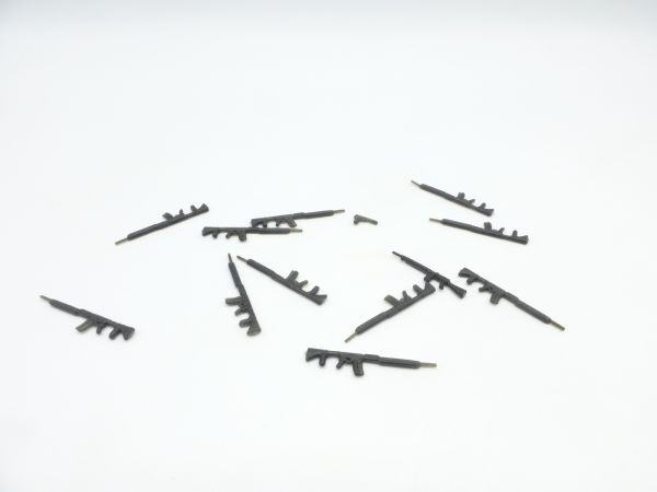 13 WW weapons (suitable for 54 mm figures)