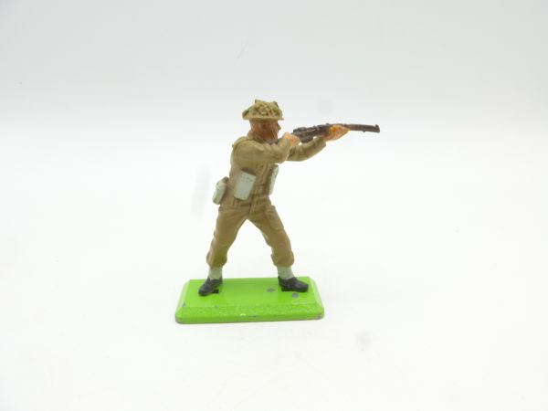 Britains Deetail English soldier standing shooting