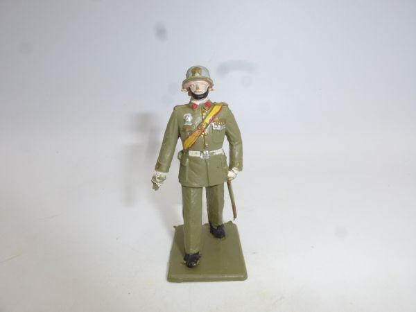 Soldier, marching (Spanish manufacturer) - used