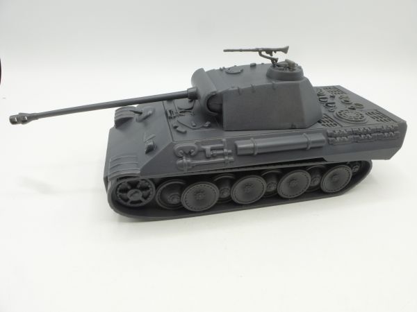 Classic Toy Soldiers 1:32 (CTS) Tank, suitable for Airfix, Matchbox, or similar.