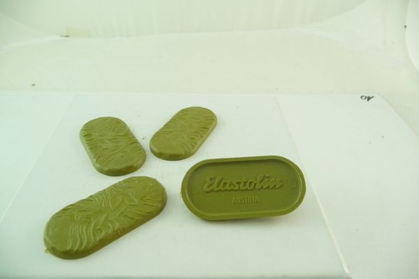Elastolin 7 cm 4 base plates (made in Austria)