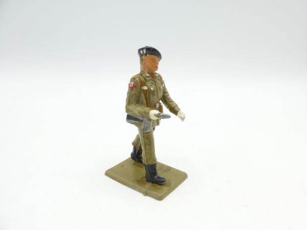 Reamsa Soldier with beret, marching with gun (6,5 cm)