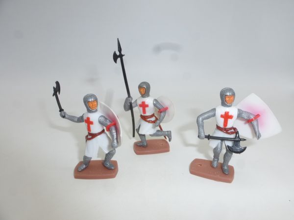 Plasty 3 Crusaders standing, different postures