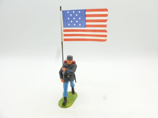 Elastolin 7 cm Northern States: Soldier / Flag bearer marching, No. 9174