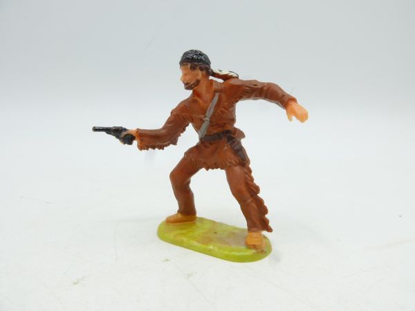 Elastolin 4 cm Trapper standing with pistol, No. 6969 - early figure