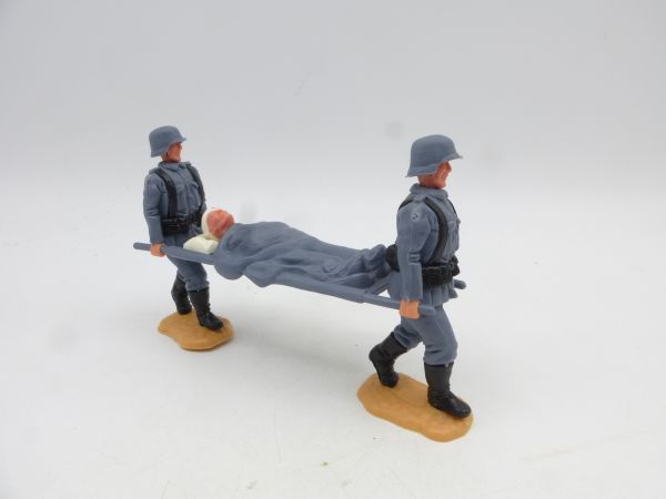 Timpo Toys 2 Germans with injured man on stretcher