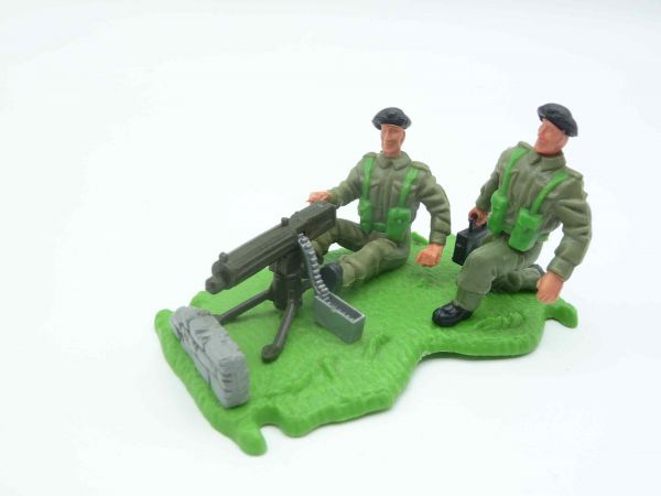 Timpo Toys Gun emplacement with Englishmen (black beret)