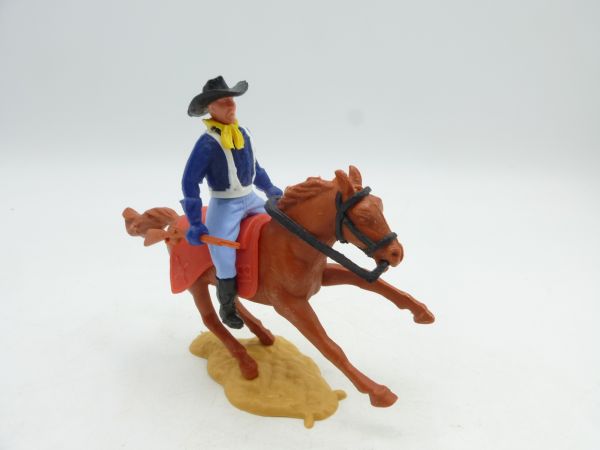 Timpo Toys Northerner 1st version riding, holding rifle sideways
