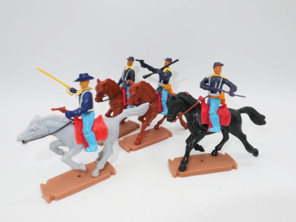 Plasty Set of 4 Northern horsemen
