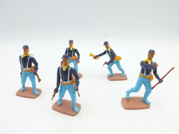 Plasty Union Army Soldier on foot (5 figures) - nice group