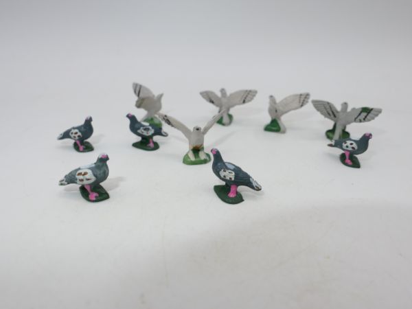 Elastolin 10 pigeons (standing / flapping)