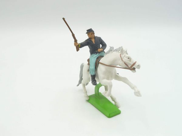 Britains Deetail Union Army soldier riding with rifle up - on rare horse