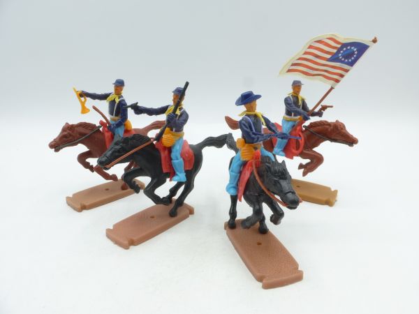 Plasty Set of Union Army Soldiers on horseback (4 figures)