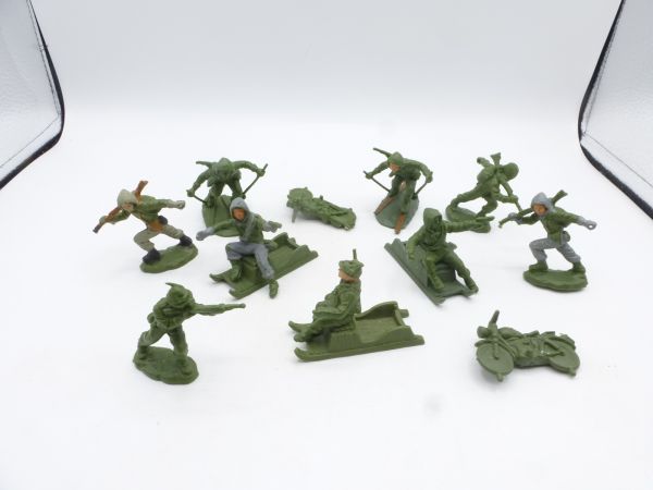 Atlantic 1:32 Mountain troopers (17 pieces) - partly primed / painted, see photos