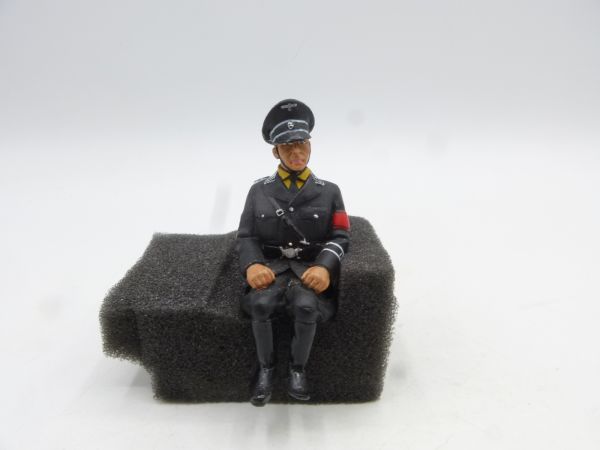 King & Country SS Offizier sitzend für Diorama / Fahrzeug