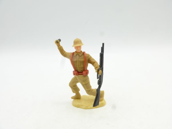 Elastolin 7 cm Soldier Africa Corps, throwing hand grenade, with machine gun