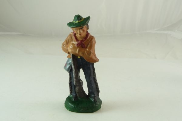 Lisanto Cowboy standing with rifle - top condition