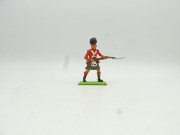 Britains Deetail Waterloo, Englishman advancing with bayonet