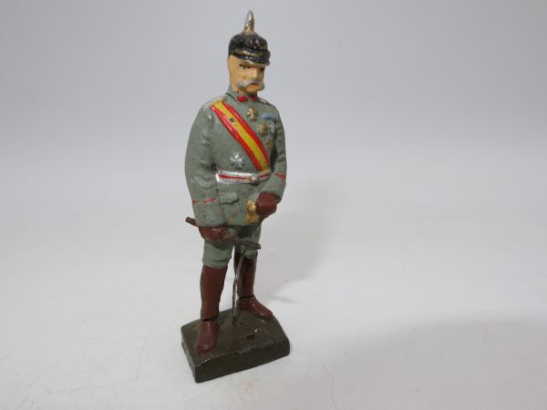 Lineol compound General Field Marshal von Hindenburg with spiked helmet