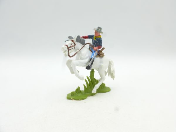 Britains Soldier 7th Cavalry riding with sabre + rifle