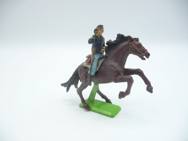 Britains Deetail Union Army Soldier riding with trumpet