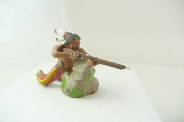 Leyla Indian with rifle behind rocks - very good condition, see photos