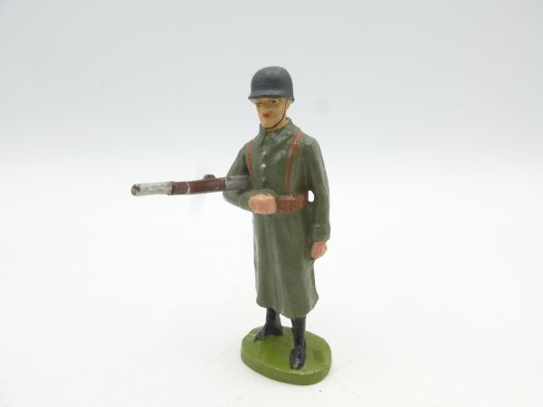 Elastolin (compound) Officer, rifle under his arm - original figure, brand new