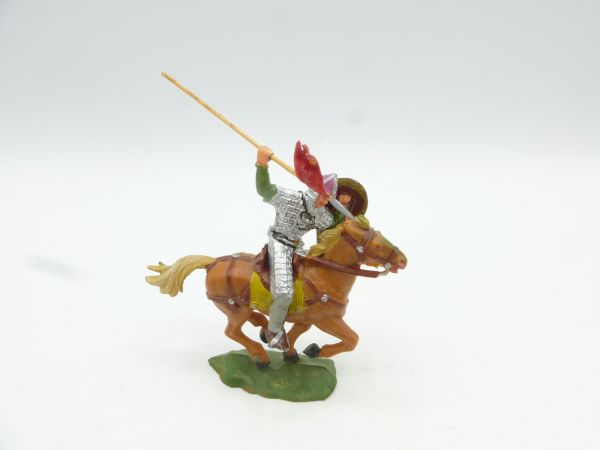 Elastolin 4 cm Norman jabbing with spear on horseback, No. 8872