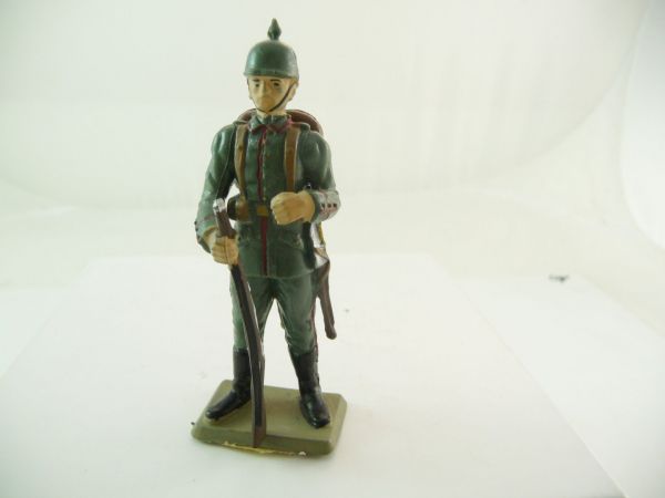 Starlux German soldier with rifle